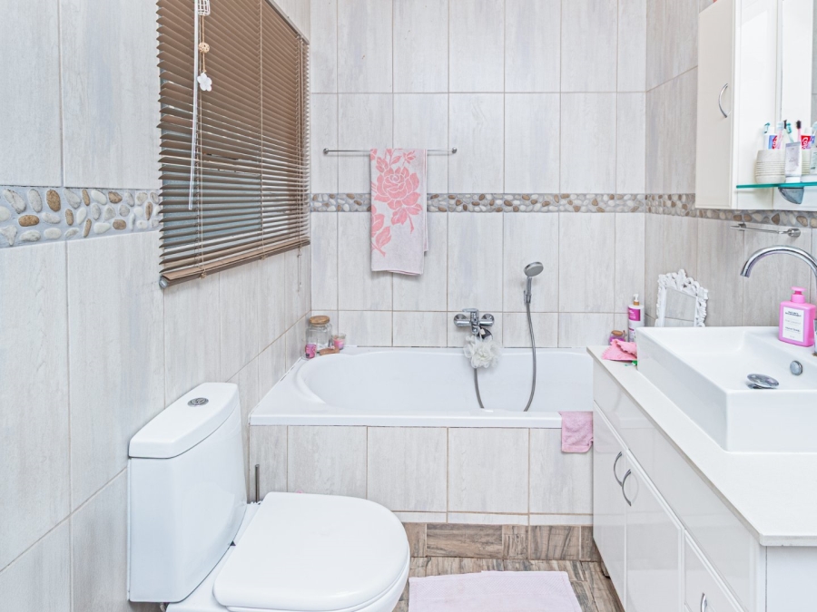 3 Bedroom Property for Sale in Melodie North West